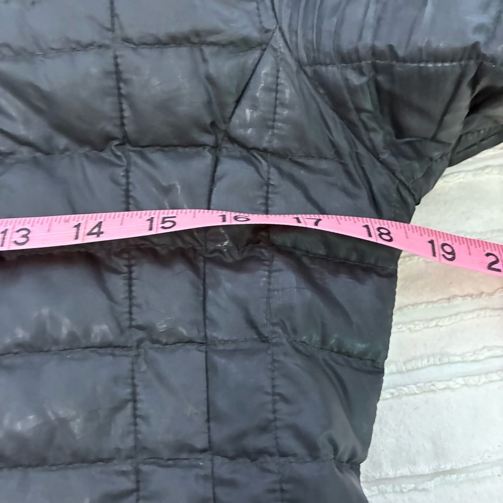 The North Face Black Quilted Jacket. Women’s size small. VGUC. Lightweight - Picture 10 of 16